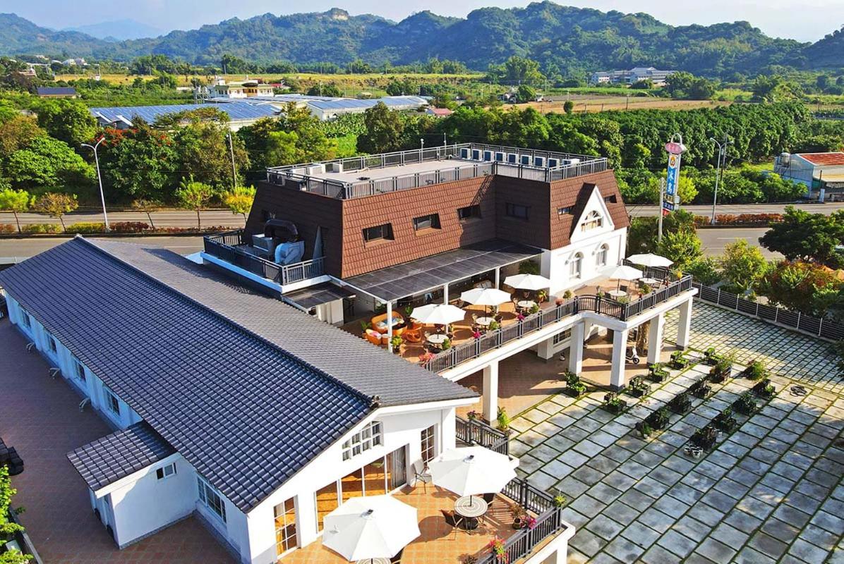瓦樣山巷台南玉井南科套房月租12000起露營戶外婚禮